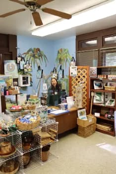 Lyon Gift Shop Volunteer