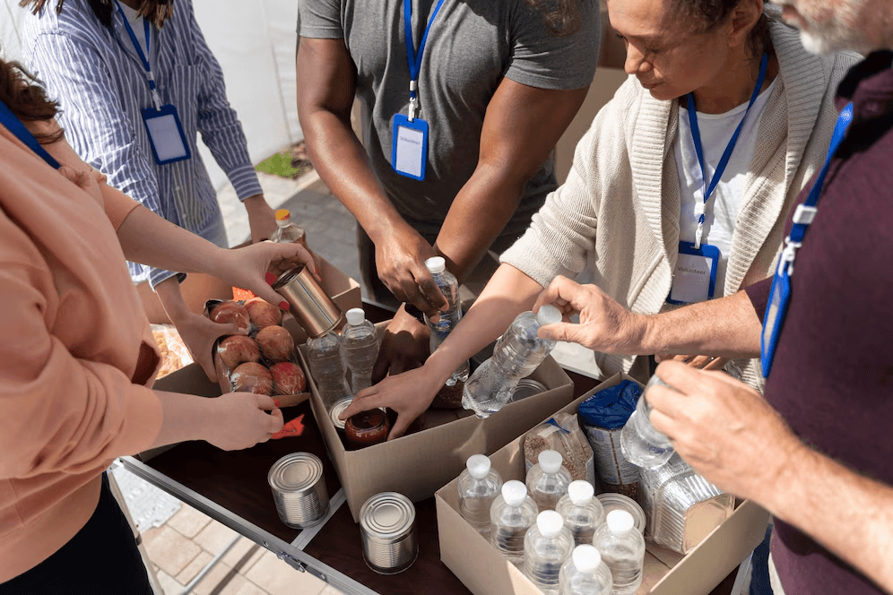 Volunteers meeting new friends at an event